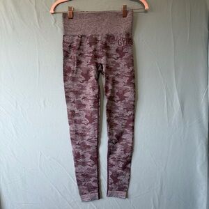 GymShark Womens Seamless Scrunch Camo Leggings Size Small Wine Stretch Yoga Gym